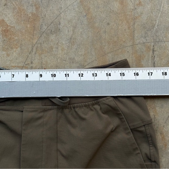 Lululemon Men's ABC Jogger pants - Olive Green - Picture 3 of 7